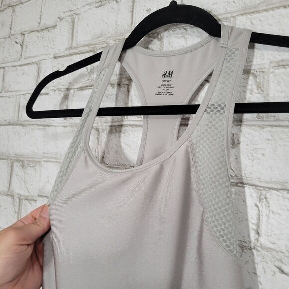 H&M Sport razor back tank - Picture 6 of 14